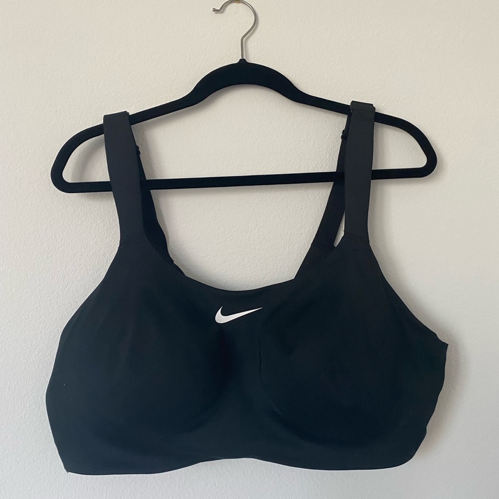 Nike dri-fit 44D sports bra